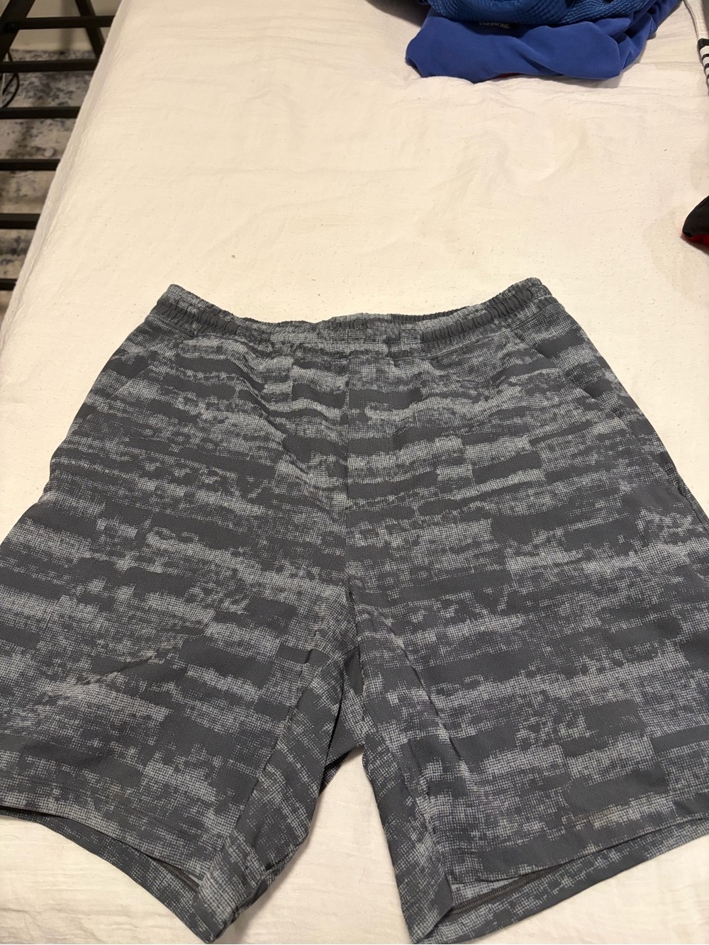 lululemon athletica Men's Grey Patterned Pacebreaker Shorts 7” Linerless Size M